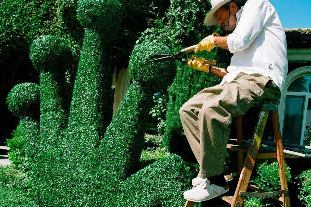 Movies|Daniel Arsham 联合 PORSCHE 推出联名胶囊系列