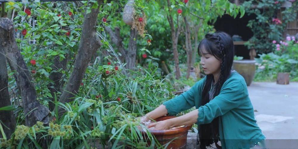 产品|流量=销量？网红明星跨界食品“光环”能亮多久