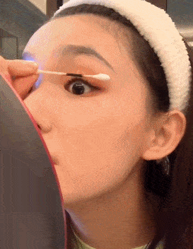 眼睛|还没掌握女团同款的“太阳花睫毛”？是时候看看Irene了！