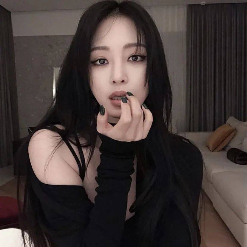 眉毛|关晓彤自认天生是臭脸？但不好惹的她却美到让我疯狂打电话！