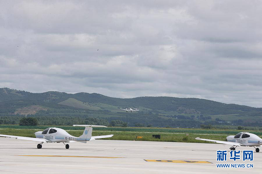 飞行|【幸福花开新边疆】“雄鹰”在扎兰屯展翅飞翔