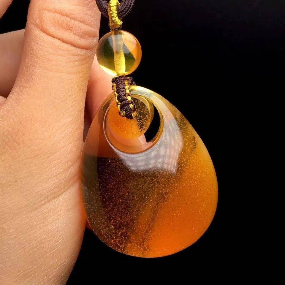 货源|呵呵你那也叫琥珀蜜蜡一手货源，15块克价的蜜蜡原石见过没？