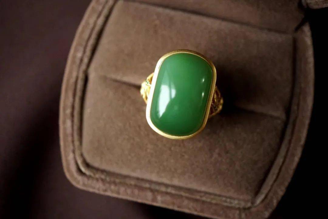 子和|布达拉宫用了多少吨金子和珠宝用来装饰呢？说出来你都不敢相信