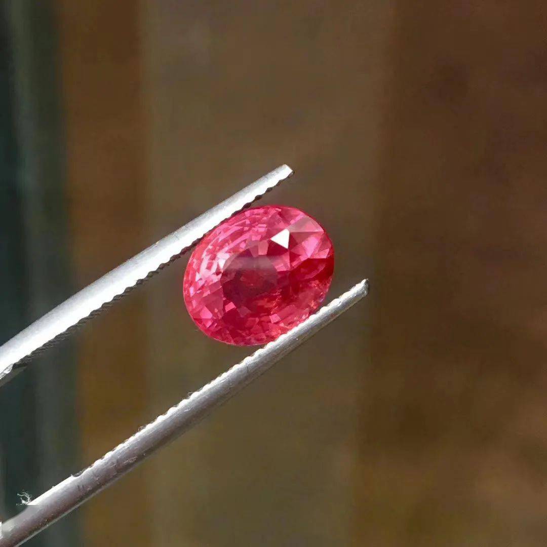 子和|布达拉宫用了多少吨金子和珠宝用来装饰呢？说出来你都不敢相信