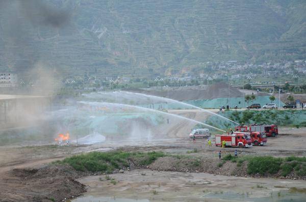 泄漏|甘肃陇南：举行2020年地震灾害应急救援综合演练