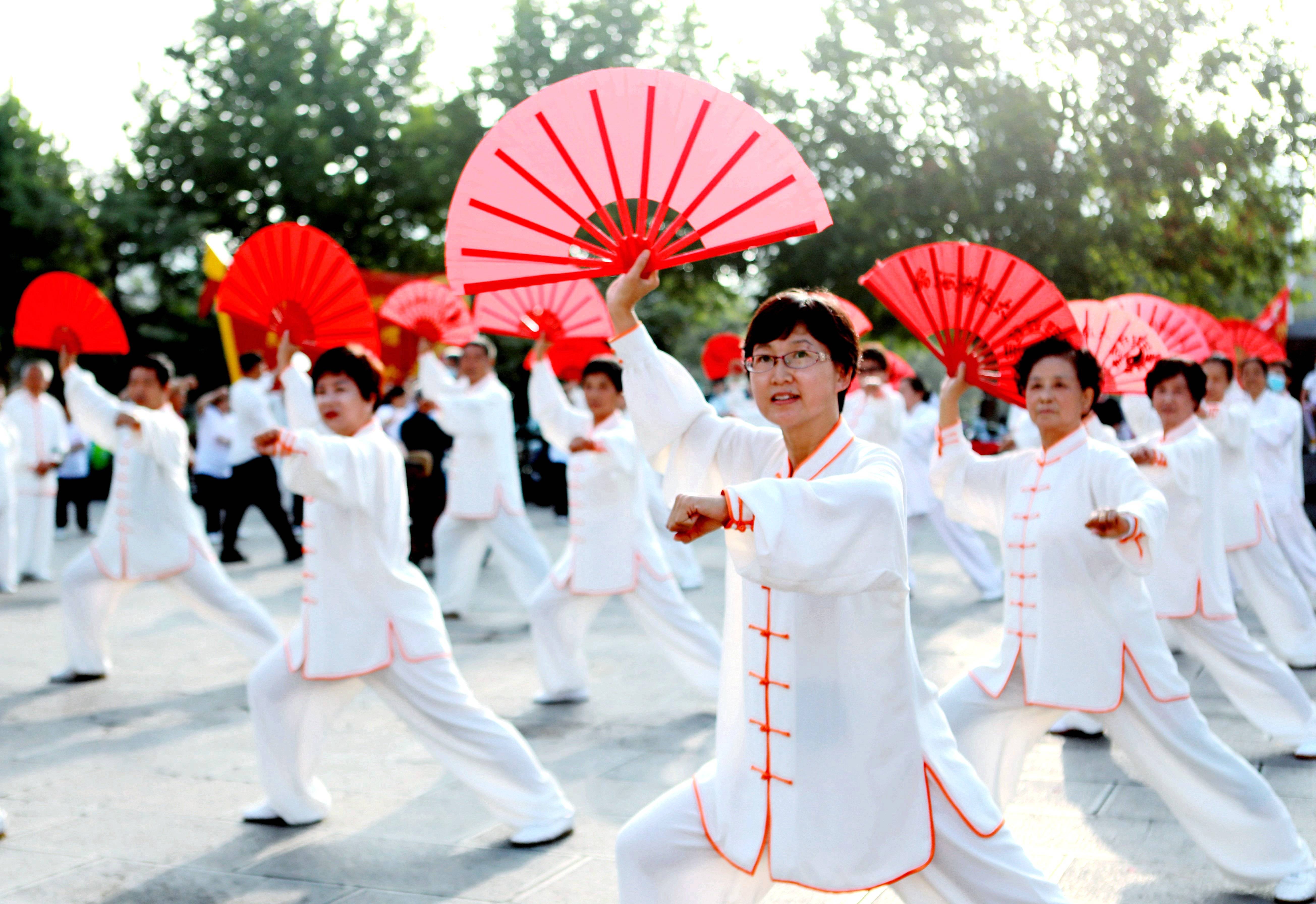 全民健身——河北邯郸举办"全民健身日"庆祝活动_太极