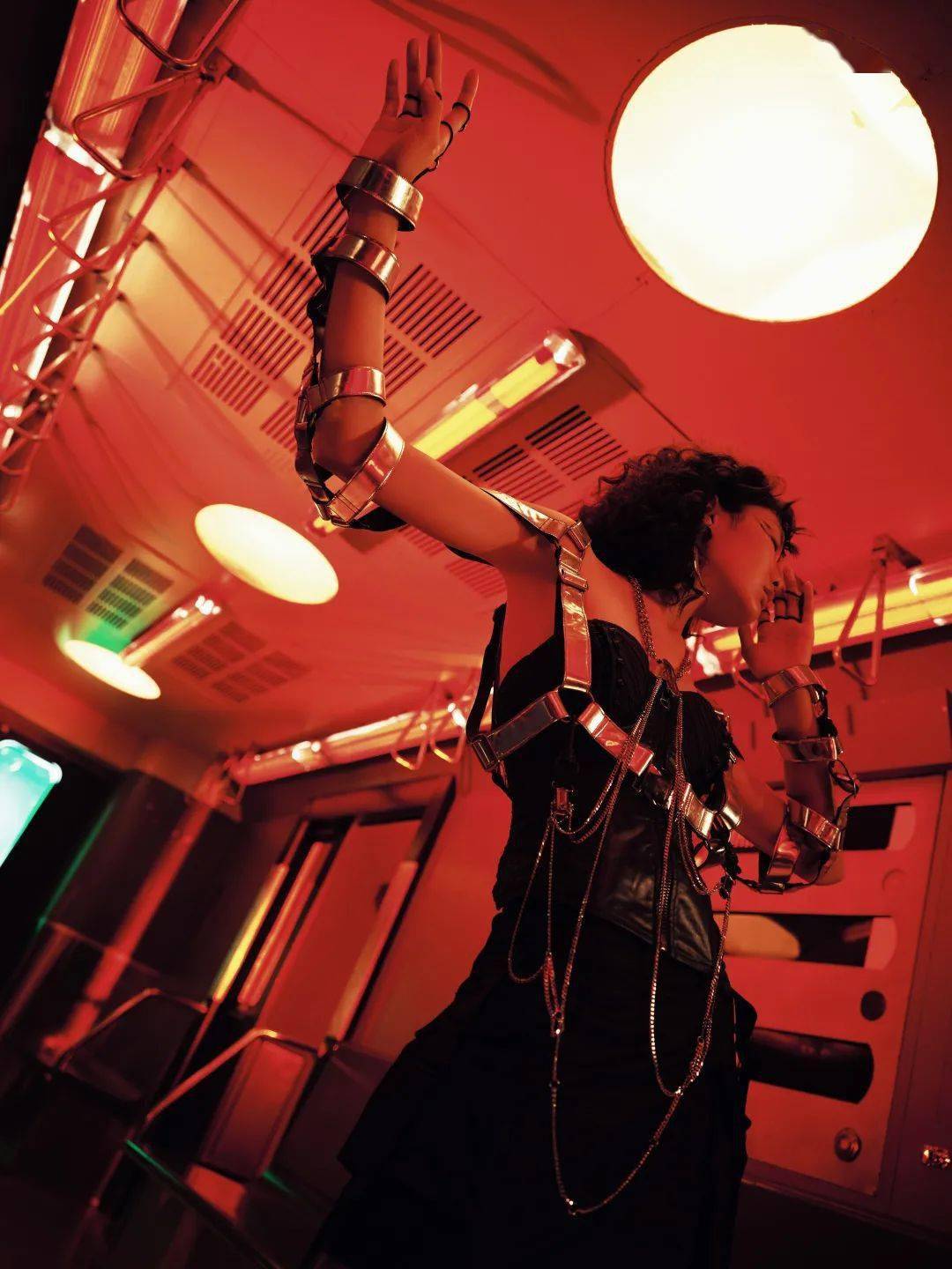 uth|你妆啥 | 我们瞒着王菲拍了她