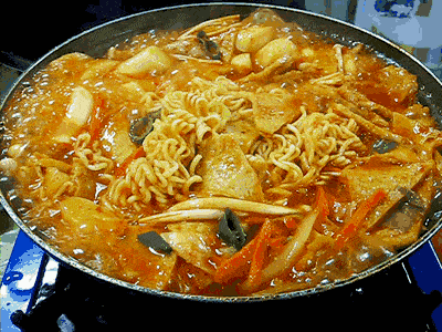 中国|中华美食千千万，为什么中国人却对泡面情有独钟？