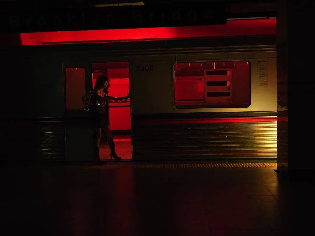 uth|你妆啥 | 我们瞒着王菲拍了她