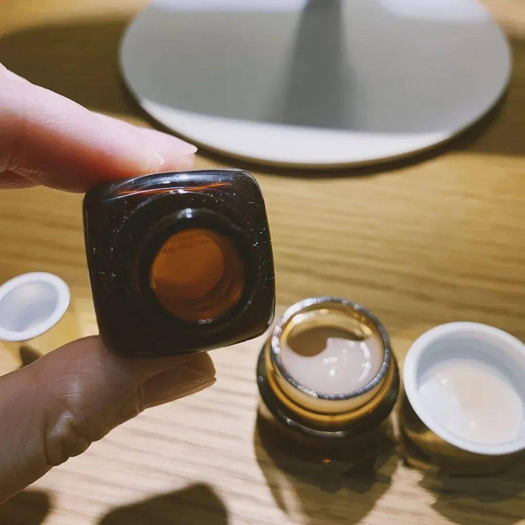 精华|快抢！每个女人都无法拒绝的雅诗兰黛小棕瓶，只要85元！