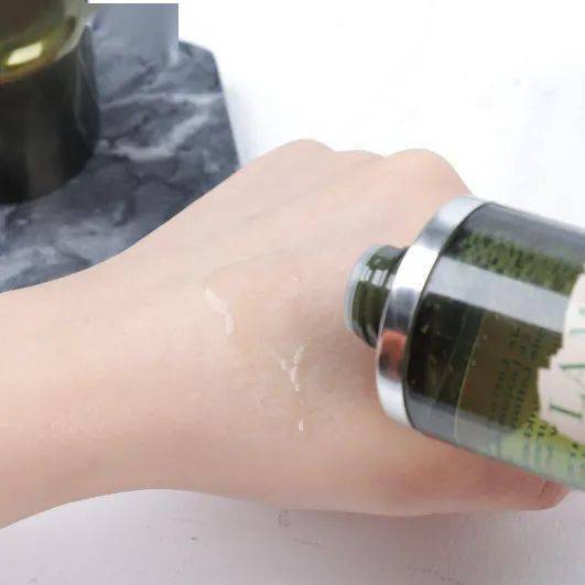 艾派德|爽肤水？柔肤水？精华水？苟命啊，我到底该怎么选？！