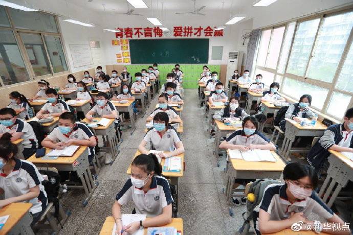 武汉|阔别校园数月，武汉初一初二年级学生返校复学