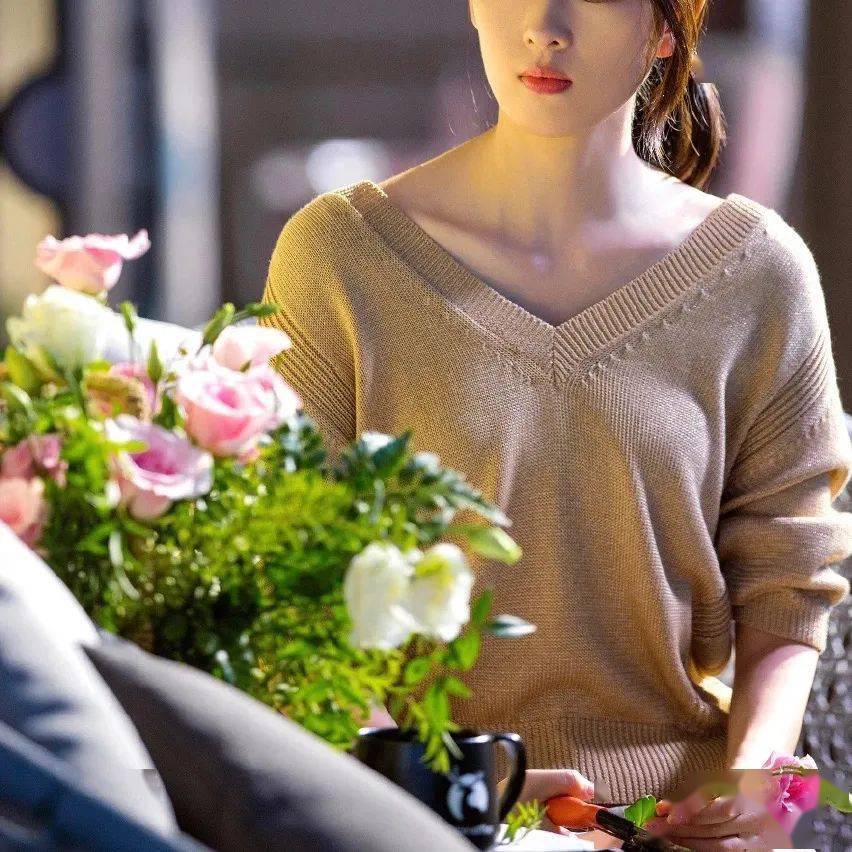 真丝|《三十而已》的顾佳，穿搭绝了！