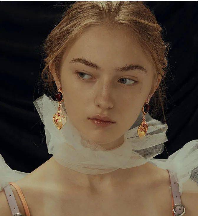 姐姐|乘风破浪的姐姐同款耳饰，好看又不贵，请给我来一打！?