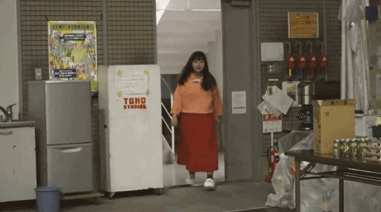 小肚腩|桥本环奈因在新剧中胖出小肚腩又双叒上热搜，这个形象还能再演偶像剧女主吗？