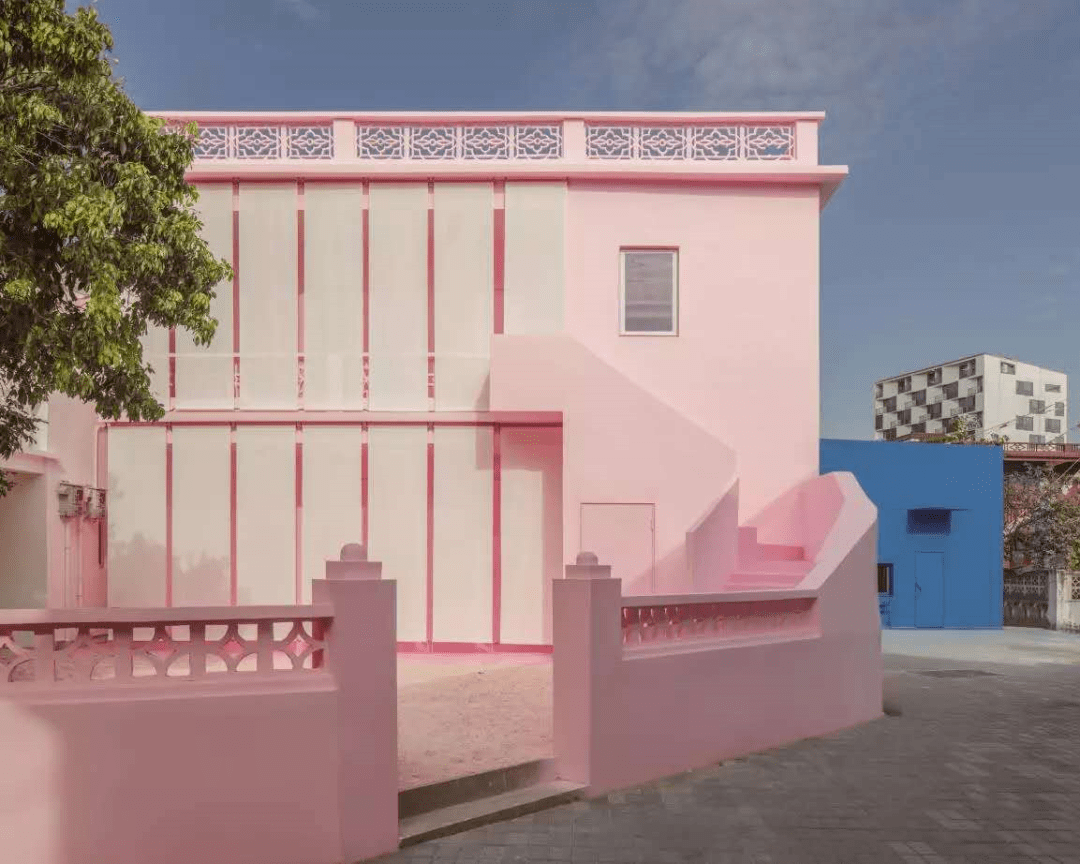 4 & 5号馆的"欲望 之屋 " (视频来源:建筑师的非建筑) 外墙粉红色的4