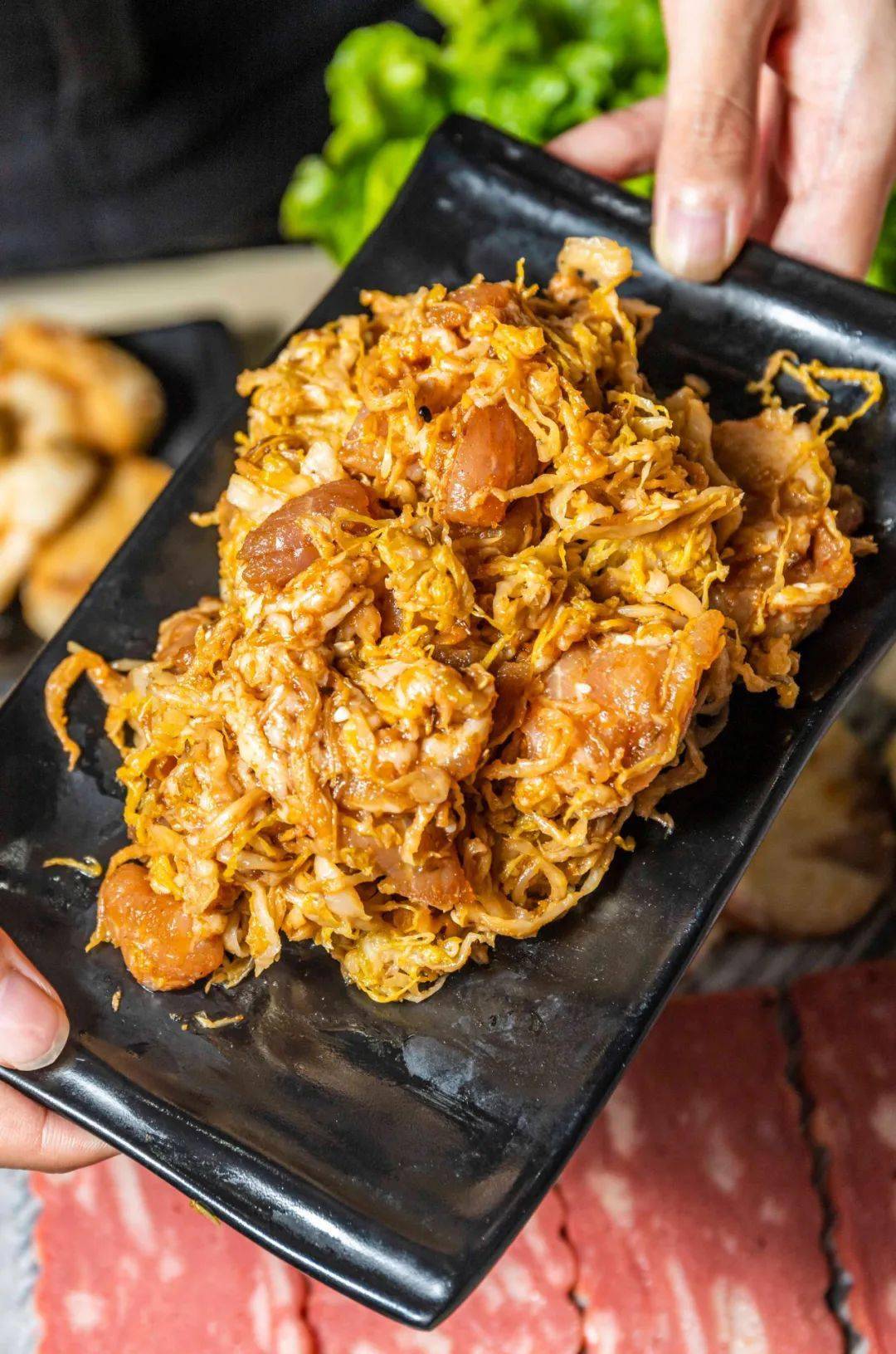 五花肉|这家烤肉店，凭着一口烤酸菜五花肉，圈了无数粉！藏在城院附近