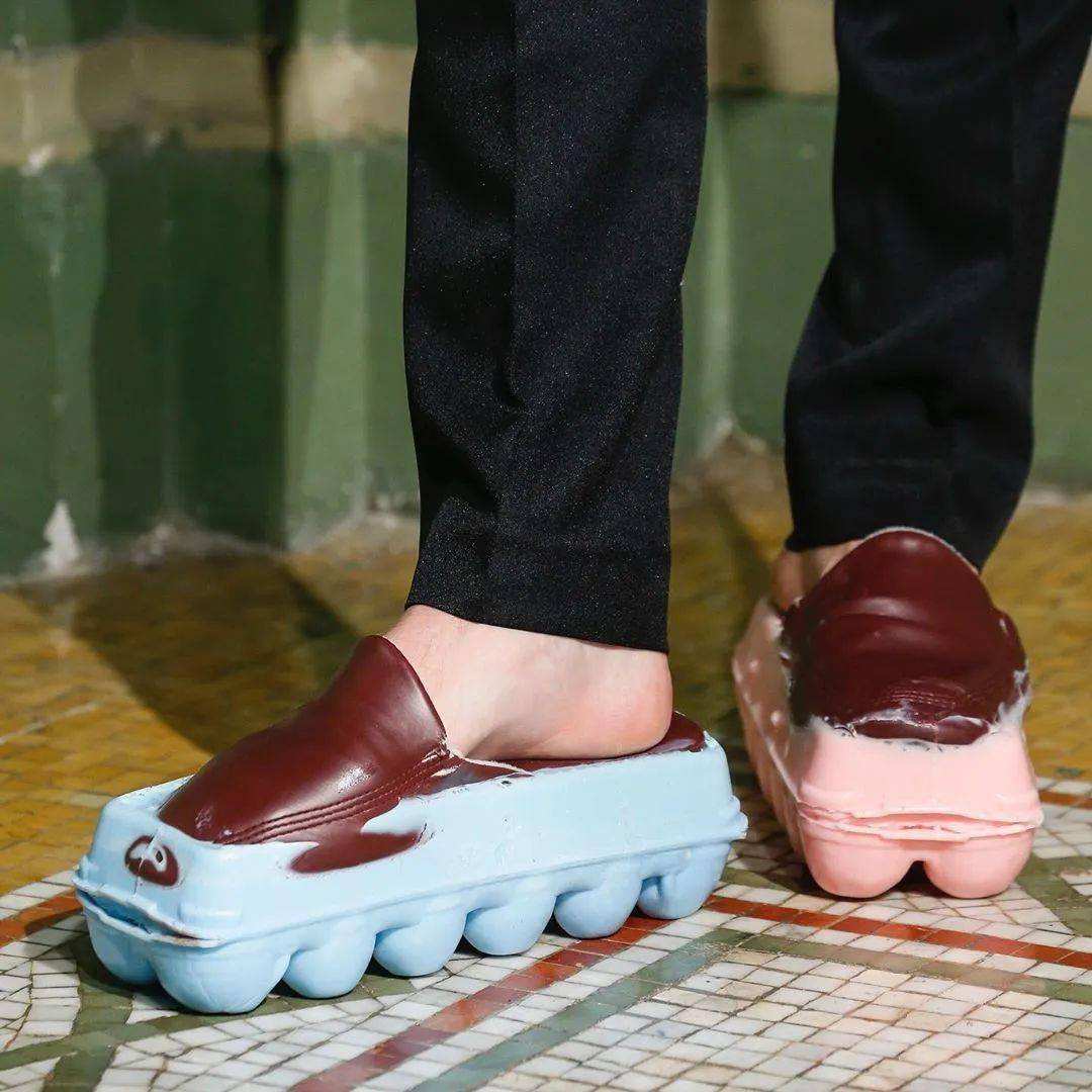 废物|鞋子变花篮，煎蛋做胸衣，他们把“废物”利用玩出了新花样，老改造届设计师了！