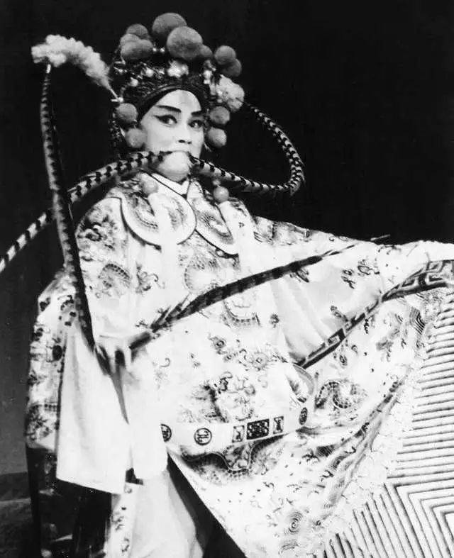 王珮瑜|跟王珮瑜一起观舞台上的三国风云