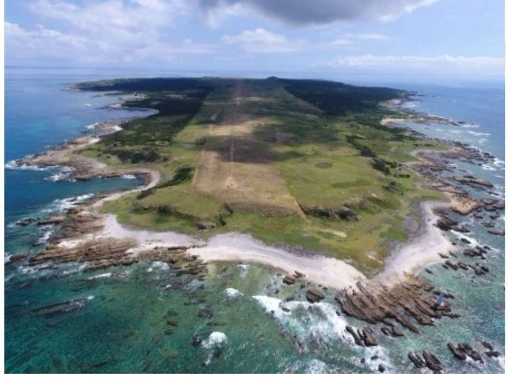 马毛岛面积约8平方千米,是种子岛以西12千米处的一座无人岛,距离美军