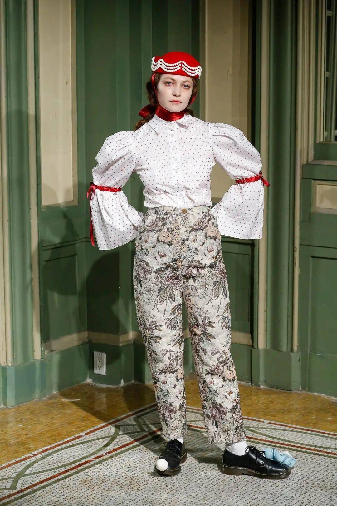 废物|鞋子变花篮，煎蛋做胸衣，他们把“废物”利用玩出了新花样，老改造届设计师了！