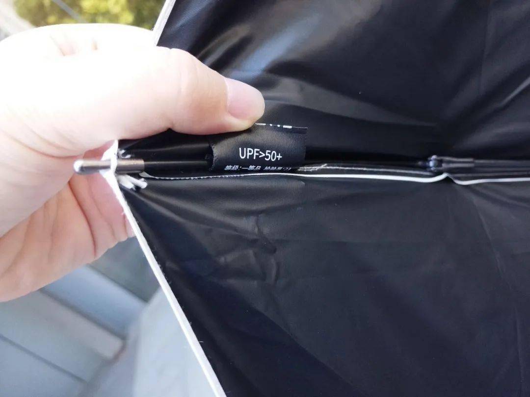 防晒霜|在剧里为了省钱大晒太阳的江疏影，生活中居然坐在车里打伞......