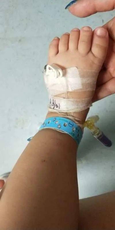 孩子|浑身发烫，器官功能衰竭，肤色都变了……可怜的孩子！贵阳一女婴患上怪病