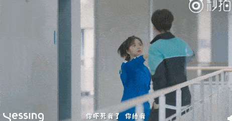 高中生|她30岁却比高中生还嫩！顺便收割了整个娱乐圈的帅弟弟