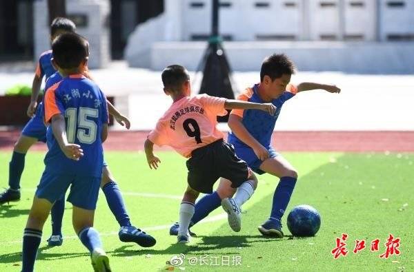 詹松|足球小将精彩对抗