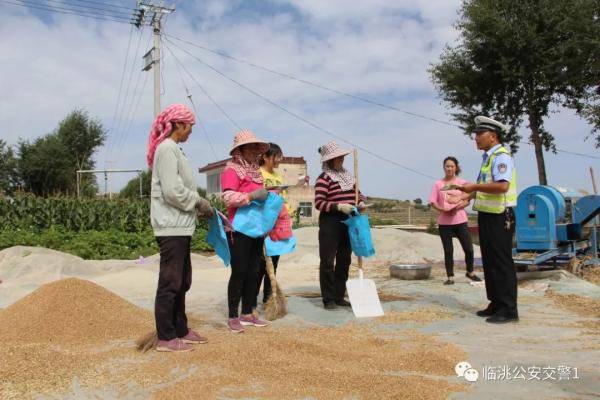 交通|【减量控大】临洮交警走进田间地头送”安全”