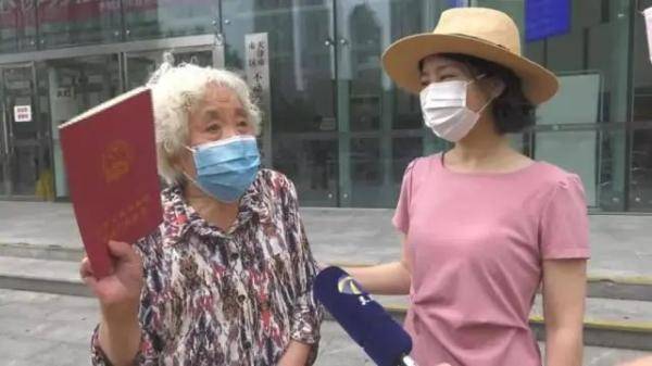 奶奶|结婚57年，连用菜刀都AA的八旬夫妻，离了…没想到两人临分手做了同一件事