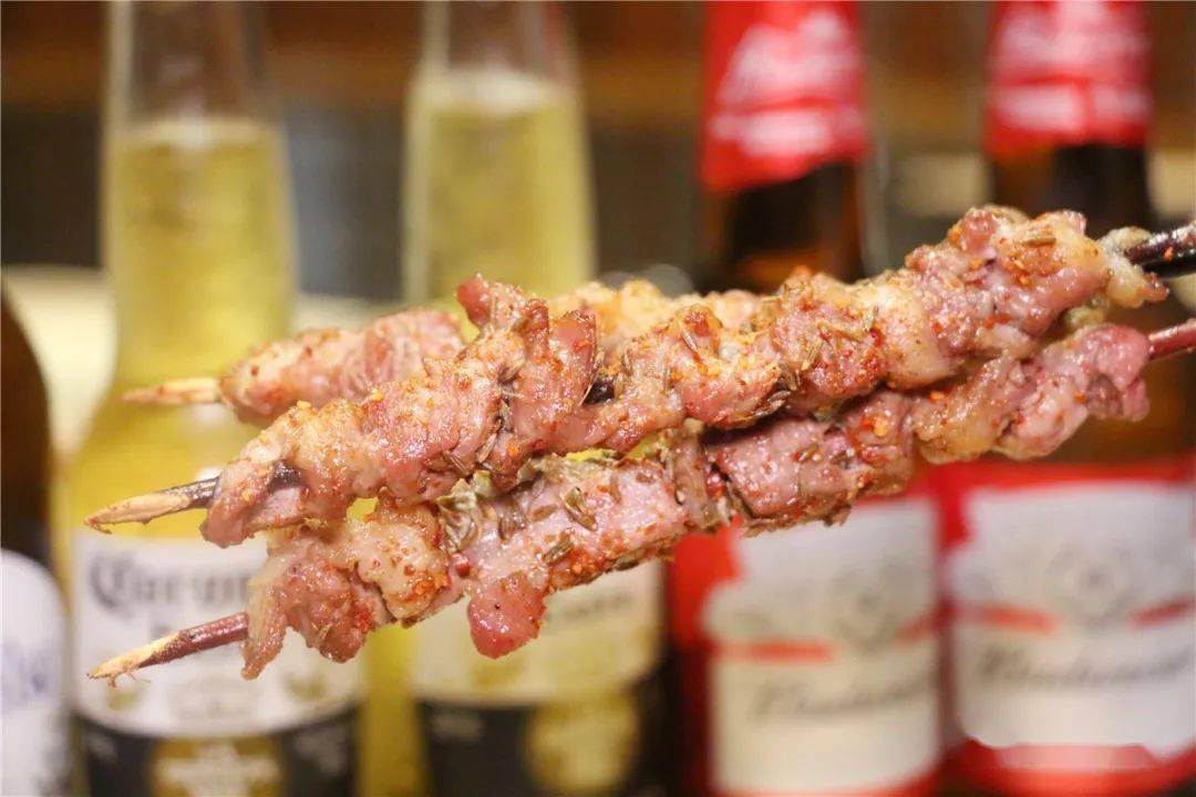 肉汁|我在漳州侨村里吃烧烤！东北烧烤超强阵容！特权价+送酒！晚餐夜宵安排！