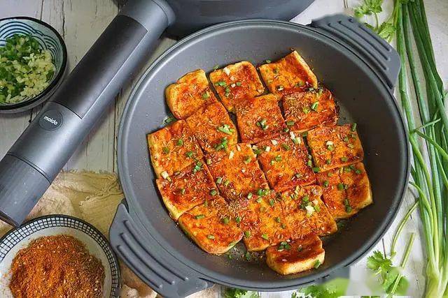 烧烤|在家3元做1盘，秘制料汁教给你，学会能摆摊火爆街头的铁板豆腐