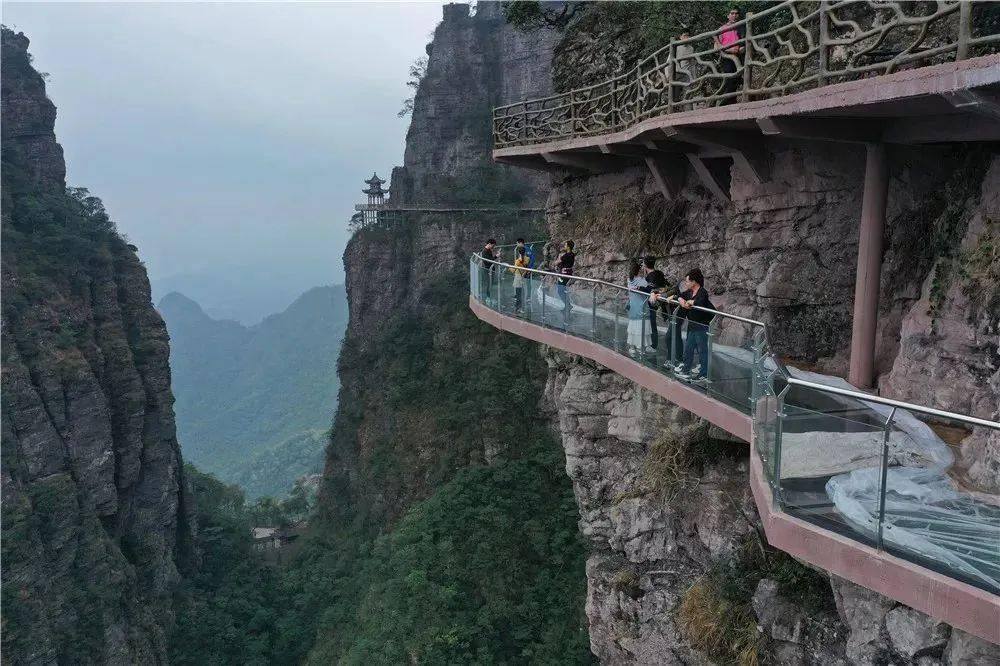 广西小张家界——平南北帝山!悬崖峭壁,玻璃栈道.惊险又刺激!