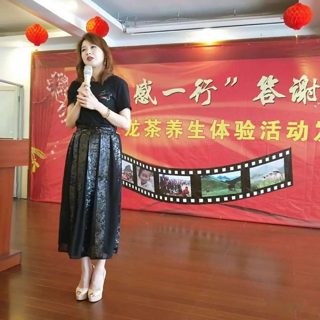 深视美女主播陈妮是桂岑溪人融入粤岑商为岑溪风景宣传为家乡特产带货