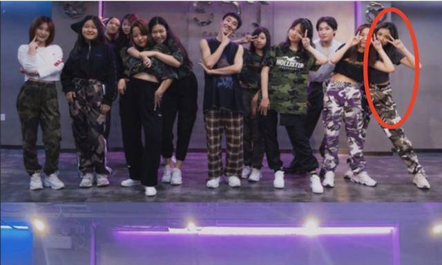 章子怡|汪峰大女儿小苹果晒舞蹈视频 稳居C位又美又飒