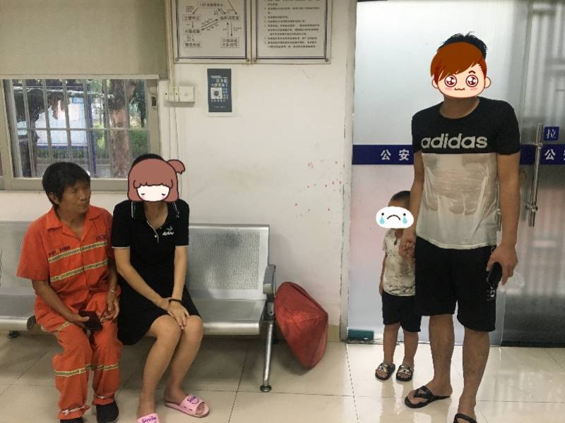 南海|粗心父母弄丢3岁儿子，南海一环卫工热心相助