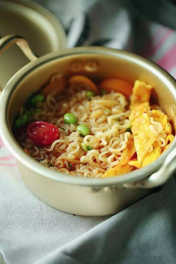 妙用|你还舍得扔掉吗……生活小窍门：没想到旧筷子的妙用这么多