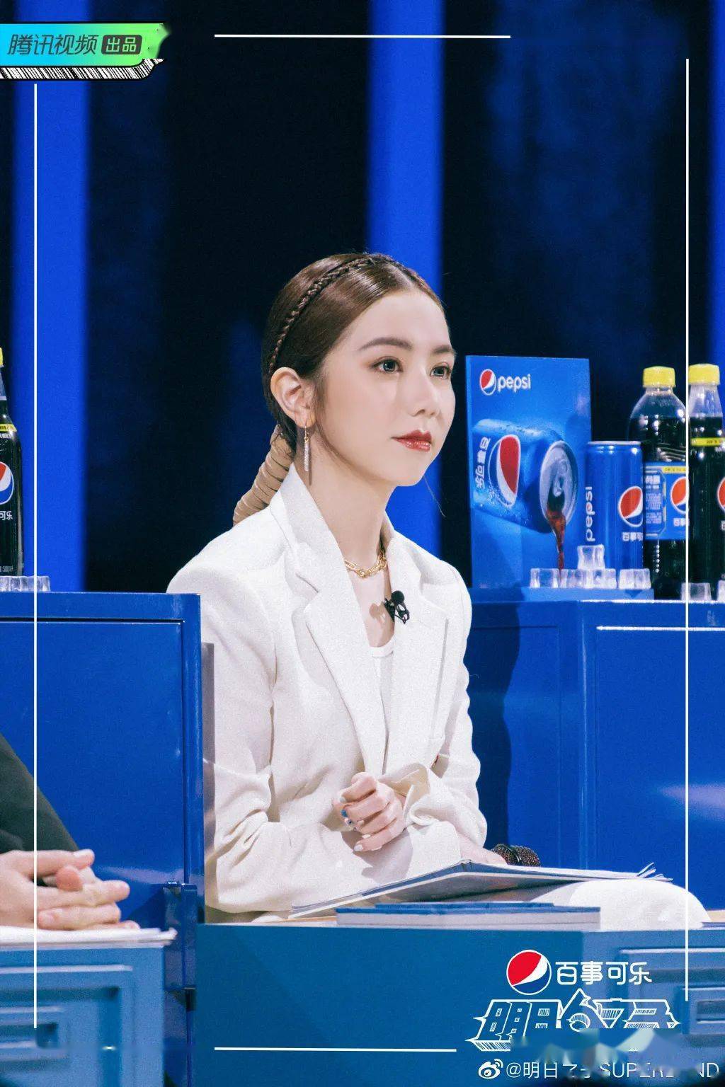 密室|和G.E.M.邓紫棋玩密室有意思，被她安利的小蓝瓶更有意思！