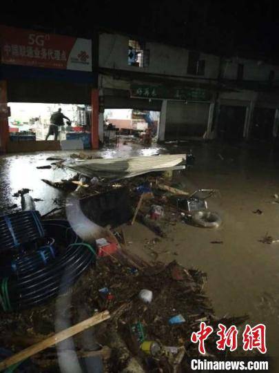 灾害|云南德宏发生洪涝滑坡灾害 转移民众300余人