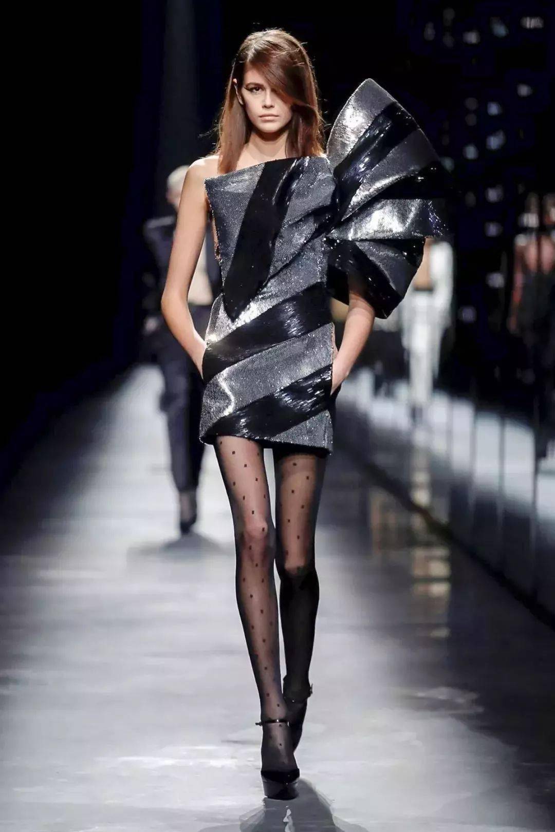 Anthony|夸张比例肩袖结构工艺设计！（廓形趋势）