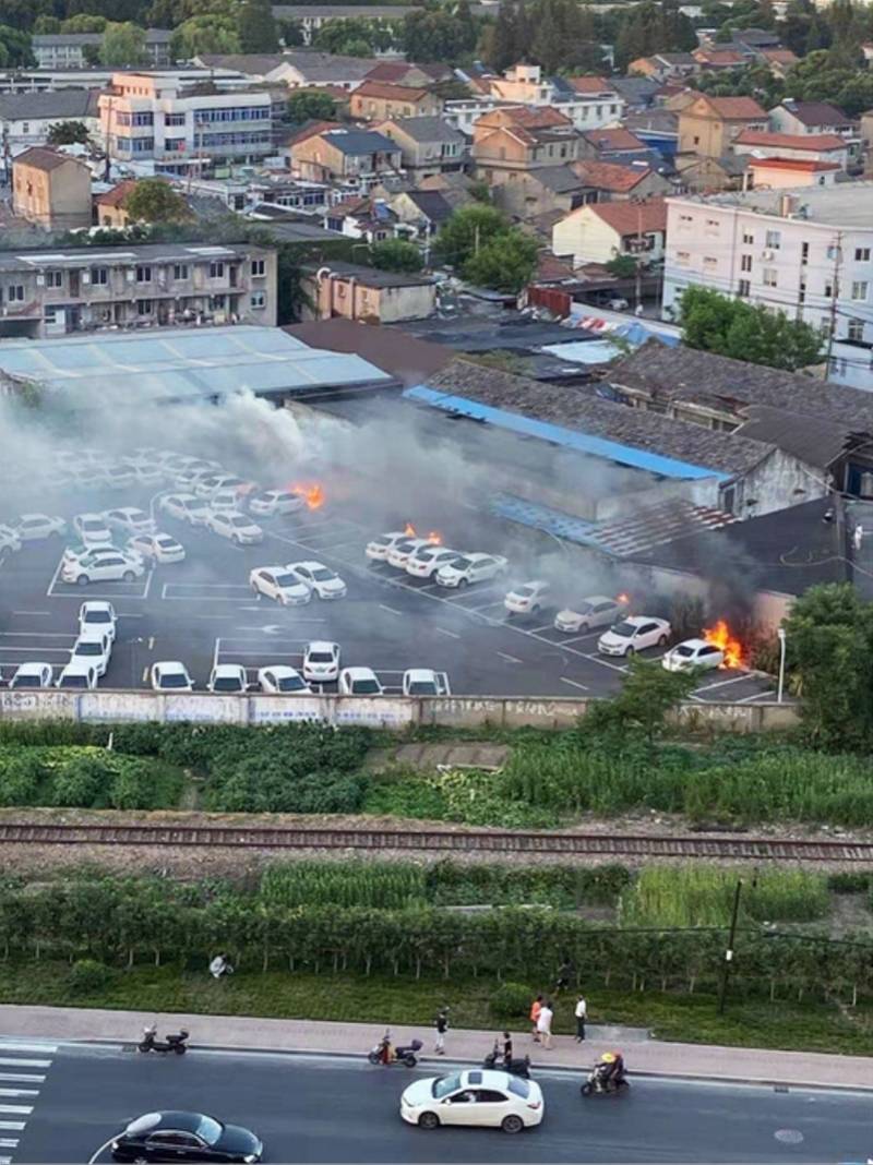 回应|比亚迪回应“宁波多台e5被烧燃”：初步判断不是车辆引起已报警