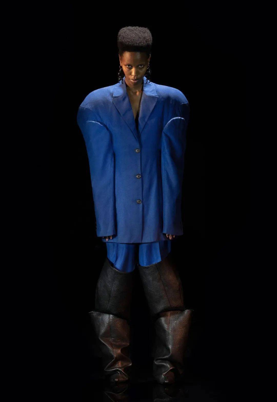 Anthony|夸张比例肩袖结构工艺设计！（廓形趋势）