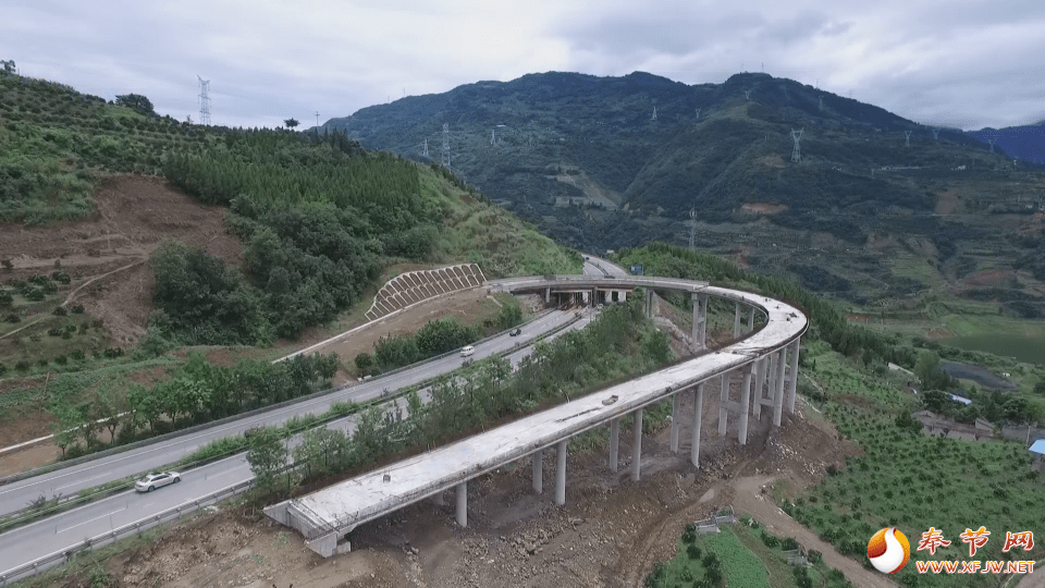 于奉节县康乐镇境内,地处梅溪河上游,是奉溪高速公路一条新的连接线