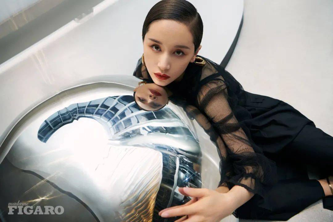 黑色|封面故事 ｜ 王子文：我天生就这样