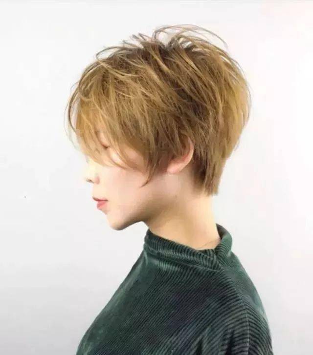 自己怎么剪短头发自然 97c59ad158554ff1972bd75d1b535438.jpeg