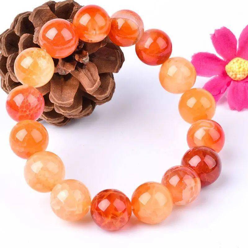 玛瑙|杨杨：5大“美人玉”，价格低哭了！却颜值不输翡翠，质感媲美羊脂！