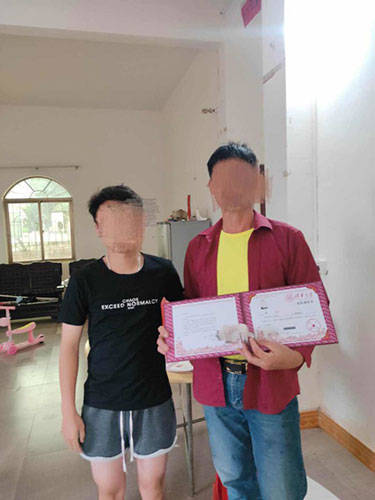 男子伪造清华录取通知书被识破后离家 当地:借