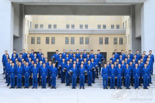 空军|这是什么神仙班啊，53名同学成为空军飞行学员！