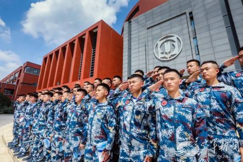 空军|这是什么神仙班啊，53名同学成为空军飞行学员！